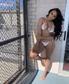 Angela Simmons feet photo thumbnail