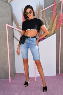 Olivia Culpo feet photo thumbnail