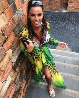 Katie Price feet photo thumbnail