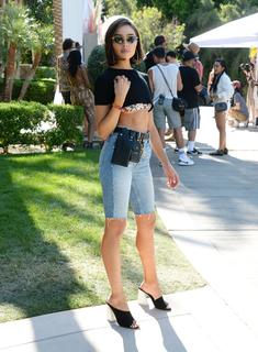 Olivia Culpo feet photo thumbnail