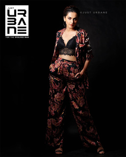 Taapsee Pannu feet photo thumbnail
