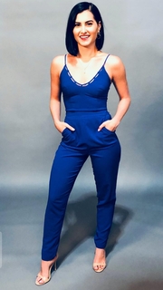 Megan Olivi feet photo thumbnail
