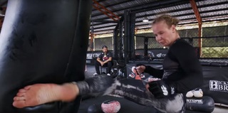 Valentina Shevchenko feet photo thumbnail