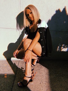 Victoria Waldrip feet photo thumbnail