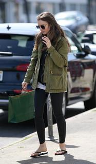 Lily Collins feet photo thumbnail