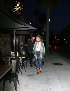 Nicole Richie feet photo thumbnail