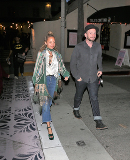 Nicole Richie feet photo thumbnail