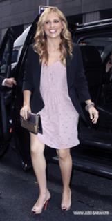 Sarah Michelle Gellar feet photo thumbnail