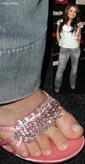 JoJo feet photo thumbnail