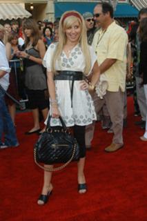 Ashley Tisdale feet photo thumbnail