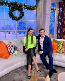 Gaby Espino feet photo thumbnail