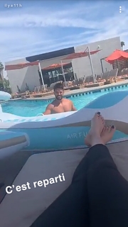Nabilla Benattia feet photo thumbnail