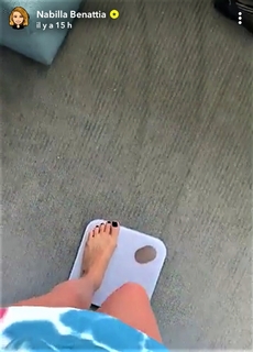 Nabilla Benattia feet photo thumbnail