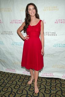 Abigail Spencer feet photo thumbnail