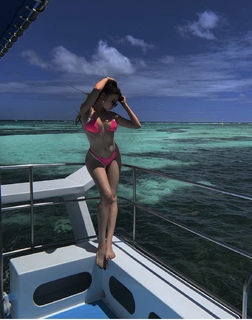 Xenia Tchoumitcheva feet photo thumbnail