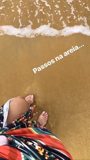 Cláudia Citroni feet photo thumbnail