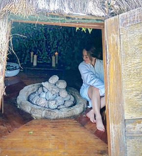 Andrea Legarreta feet photo thumbnail