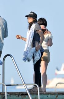 Michelle Rodriguez feet photo thumbnail