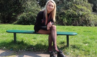 Gabrielle Taylor feet photo thumbnail