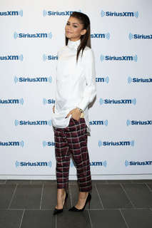 Zendaya feet photo thumbnail