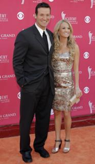 Carrie Underwood feet photo thumbnail