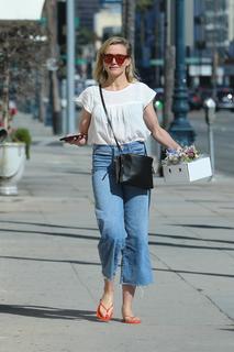 Cameron Diaz feet photo thumbnail