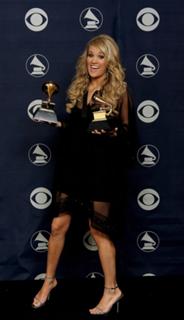 Carrie Underwood feet photo thumbnail