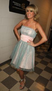 Carrie Underwood feet photo thumbnail