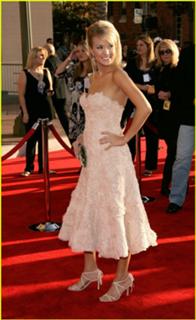 Carrie Underwood feet photo thumbnail