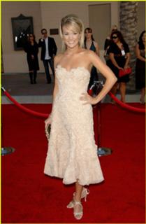 Carrie Underwood feet photo thumbnail