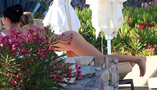 Sofia Richie feet photo thumbnail