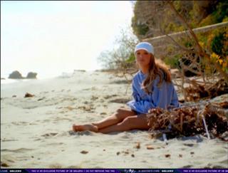 Britney Spears feet photo thumbnail