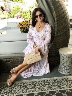 Lisa Robertson feet photo thumbnail