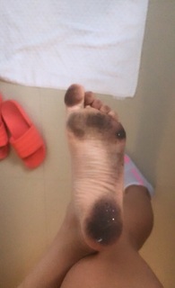 Kéfera Buchmann feet photo thumbnail