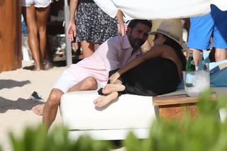 Eva Longoria feet photo thumbnail
