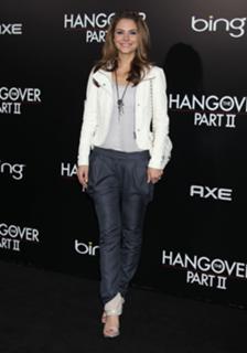 Maria Menounos feet photo thumbnail