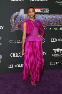 Zoe Saldana feet photo thumbnail