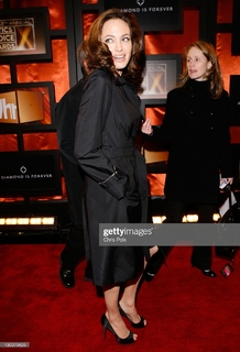 Angelina Jolie feet photo thumbnail