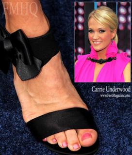 Carrie Underwood feet photo thumbnail