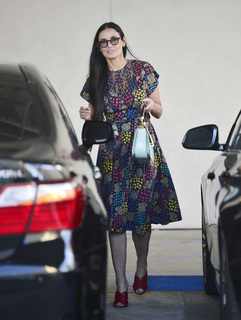 Demi Moore feet photo thumbnail