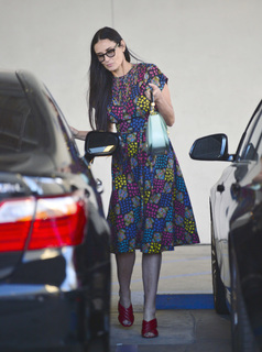 Demi Moore feet photo thumbnail