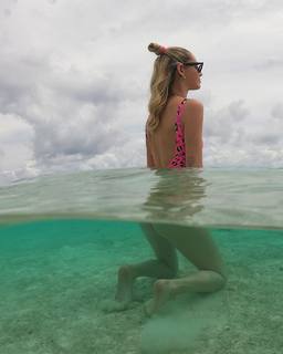 Chiara Ferragni feet photo thumbnail