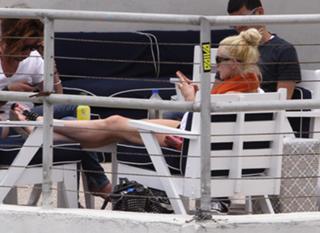 Lindsay Lohan feet photo thumbnail