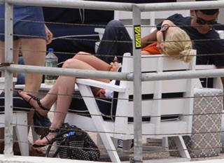 Lindsay Lohan feet photo thumbnail