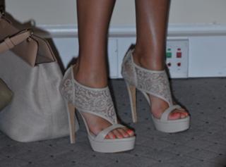 Jessica Alba feet photo thumbnail
