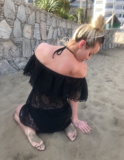 Gabrielle Taylor feet photo thumbnail