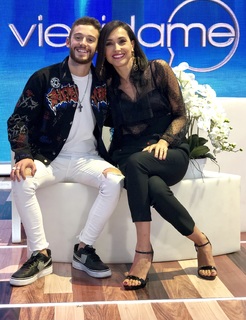Caterina Balivo feet photo thumbnail