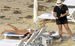 Victoria Silvstedt feet photo thumbnail