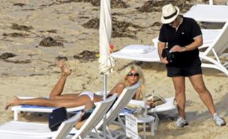 Victoria Silvstedt feet photo thumbnail