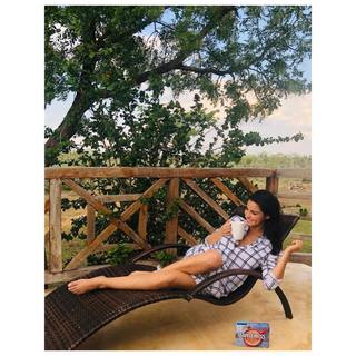 Maite Perroni feet photo thumbnail